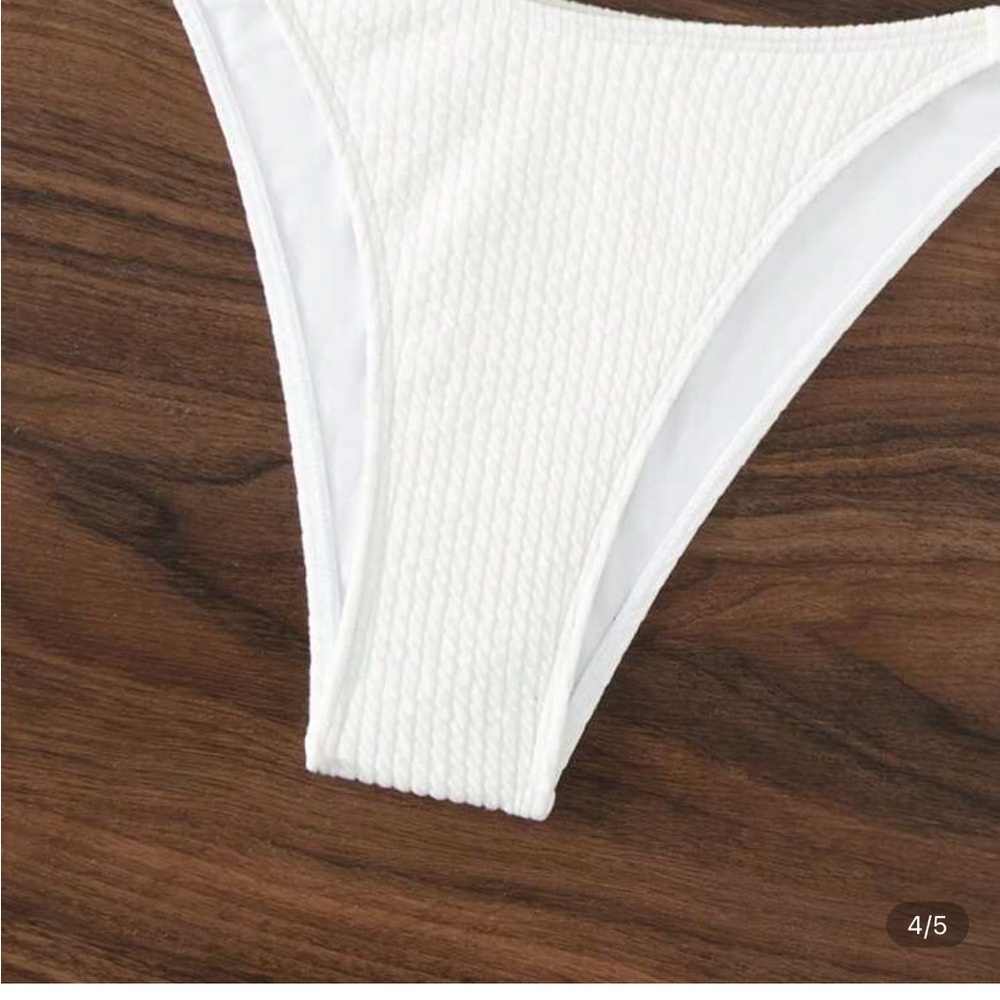 White Bikini Set - Picture 4 of 5